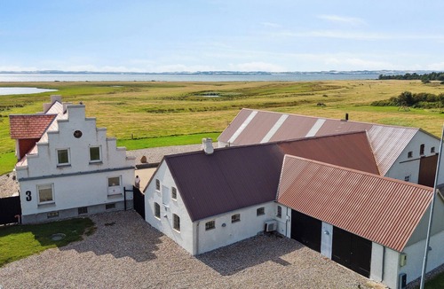 Oddesund Syd House | 18-person holiday home with views of the Fjord and lots of facilities.