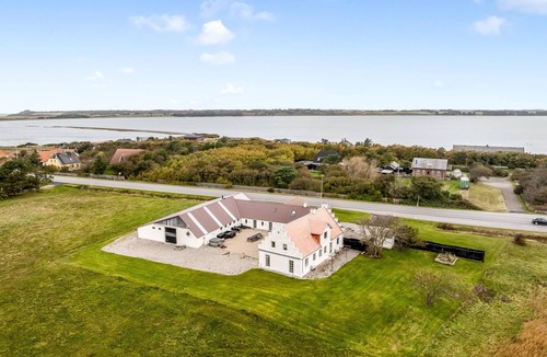 Oddesund Syd House | 18-person holiday home with views of the Fjord and lots of facilities.