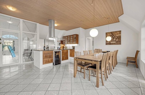 Øby House | 18-person pool house in Husby, close to the North Sea.
