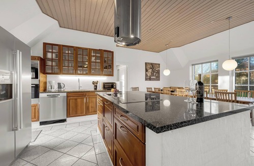 Øby House | 18-person pool house in Husby, close to the North Sea.