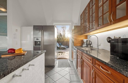 Øby House | 18-person pool house in Husby, close to the North Sea.