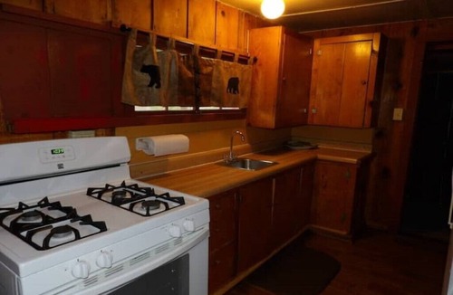 Ruidoso Cabin | #18 Ponderosa Cabins 104 N Laurel cabin 18