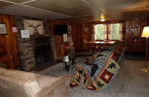 Ruidoso Cabin | #18 Ponderosa Cabins 104 N Laurel cabin 18