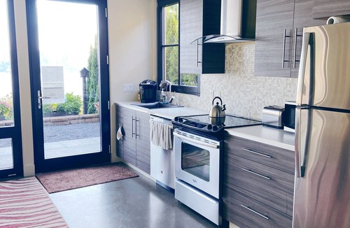 North Admiral Apartment | 180 Degree/24 hr Bluff View