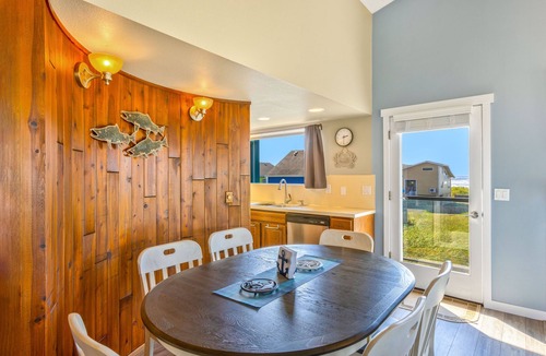 Moclips Condo | 180 Degree Pacific Ocean & Moclips River Views