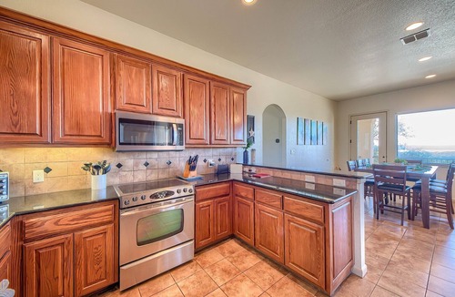 Canyon Lake Villa | 180 degree views of Canyon Lake, hot tub, sleep up to 13!