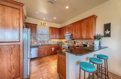 Canyon Lake Villa | 180 degree views of Canyon Lake, hot tub, sleep up to 13!