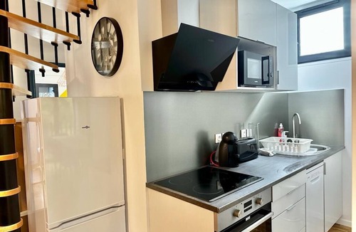 Villejuif House | 180 m² – 2 Independent Apartments – Metro 7