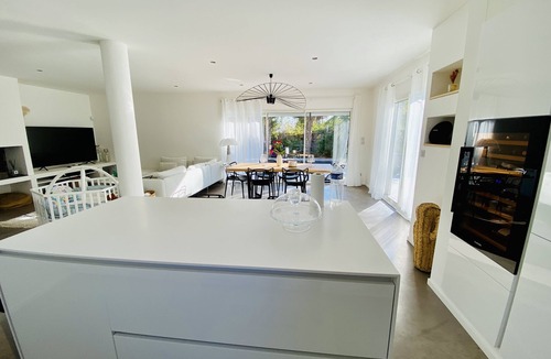 Aiguerelles Villa | 180 M2 architect-designed villa near Montpellier and beaches
