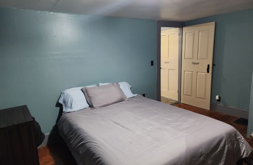 Trumansburg House | 1800's Rustic Farmhouse close to wineries, and National Forest. Pet-Friendly!