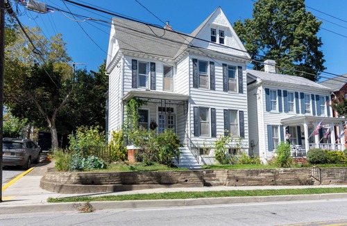 Westminster House | 1800’s 4Br WalkableWestminster between Balt&Gettysburg: