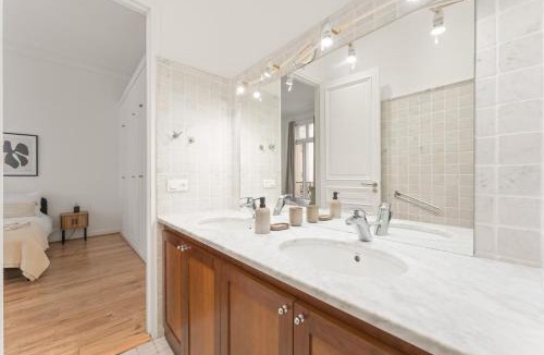 Madeleine Apartment | 180m2 Haussmann 4BR 3 Bath Golden Triangle Champs Elysées & Opéra