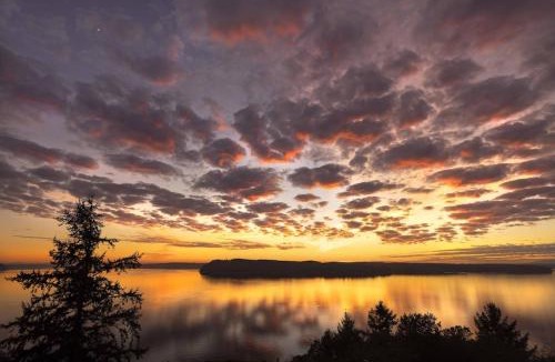 Fox Island House | 180º Puget Sound View