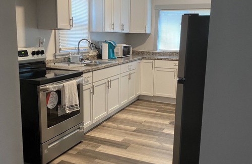 Rochester House | 181 Sawyer St-Spacious home away from home. Shared house, a two bedroom house.