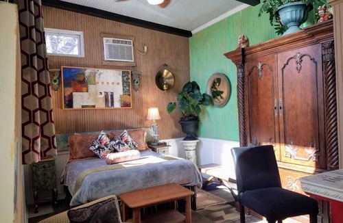 Westside North Bed & Breakfast | 1812 Overture B&B