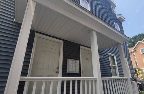 Hyde Square Apartment | 182 Heath st