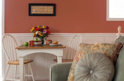 Palmyra Bed & Breakfast | 1825 Inn Bed and Breakfast