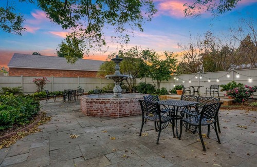 Natchez House | 1835 Wilkins Townhouse | 3/3 | Walk to Downtown