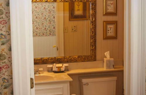 Macon Bed & Breakfast | 1842 Inn