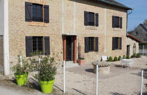 Seuil House | 1843 le ruisseau du moulin