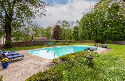 Saugerties House | 1844 Colonial Classic 3BR, 3Bath, Large yard & pool & Great Location