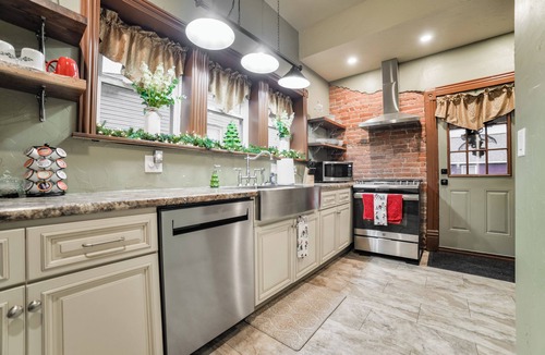 Cape Girardeau House | 1847 Historic Home with River Views