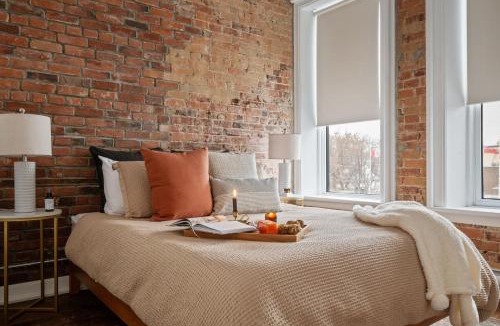 Renfrew Apartment | 1850 Loft