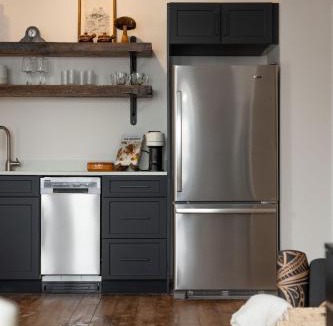 Renfrew Apartment | 1850 Loft