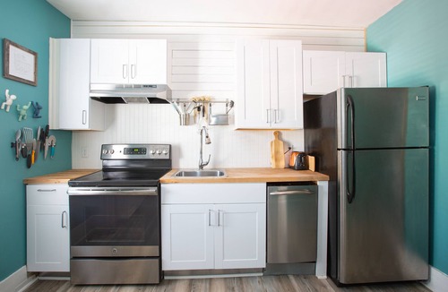 Harleston Village Apartment | 1850’s Charleston Treasure