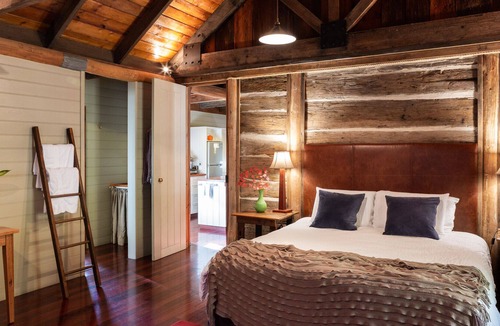 Beechworth Cabin | 1860 Luxury Accommodation