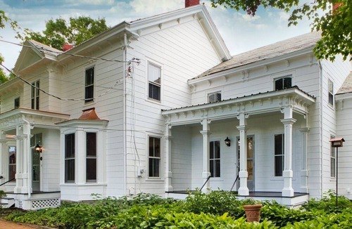 Schuylerville House | 1862 Italianate Victorian B&B Owner's Unit