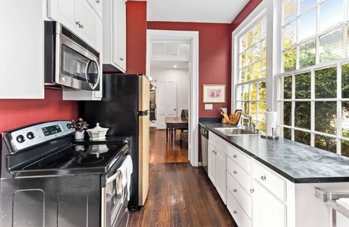 Natchez Cottage | 1864 Little Brick | 1/1, Full Kitchen, Hot Tub, Pet Friendly w/fee