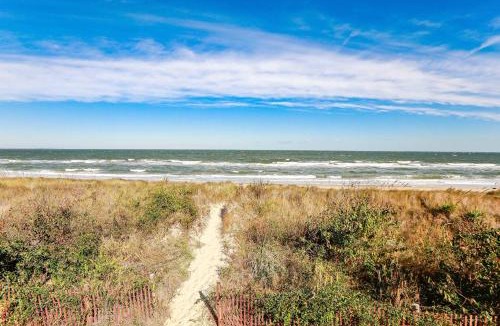 Cottage Line Apartment | 1866 EOV Beach Suite