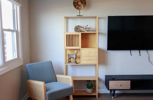 Cottage Line Apartment | 1866 EOV Beach Suite