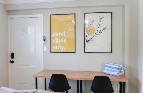 Cottage Line Apartment | 1866 EOV Wave Suite