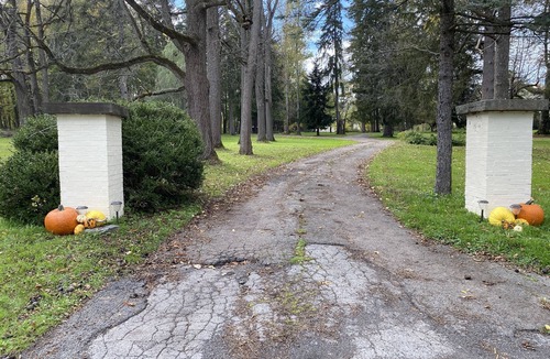 Trumansburg House | 1867 6 bedroom Italianate on 23 acres
