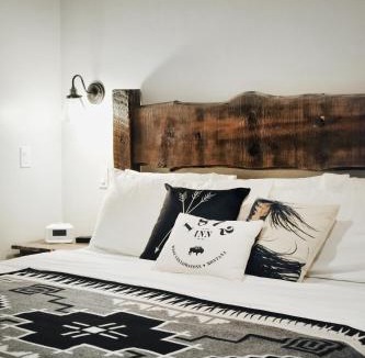 West Yellowstone Hotel | 1872 Inn - Adults Exclusive