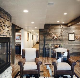 West Yellowstone Hotel | 1872 Inn - Adults Exclusive