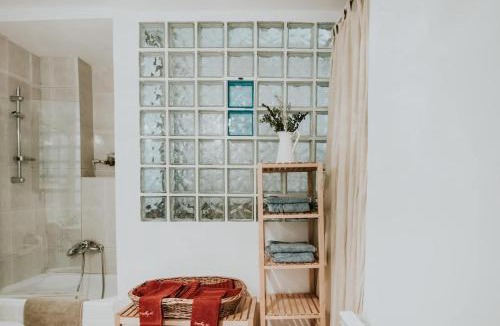 Haro Apartment | 1880 HAROs OLD TOWN HOUSE