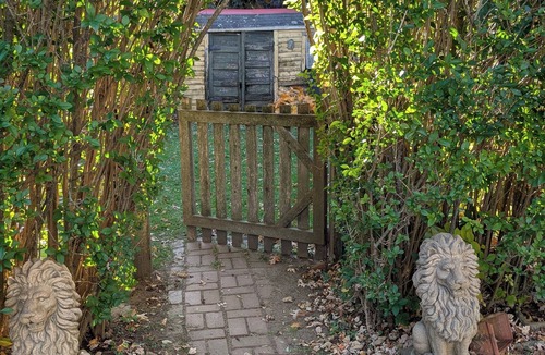 Salem Apartment | 1880 updated Victorian 1st floor, water views