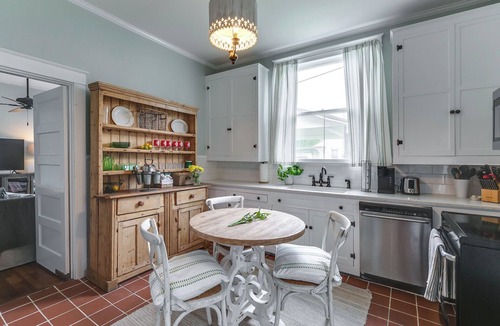 Mount Pleasant House | 1883 Colonial Revival Historical Renovation