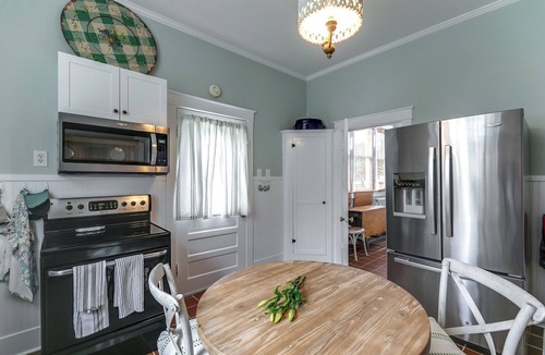 Mount Pleasant House | 1883 Colonial Revival Historical Renovation