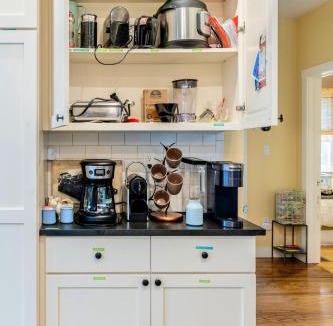 Saugerties House | 1890 CapeCod farmhouse:Charming, Private, Spacious