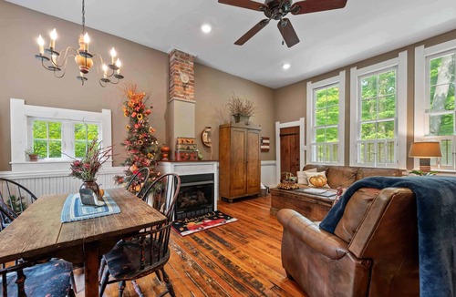 Morgantown House | 1891 Schoolhouse Inn