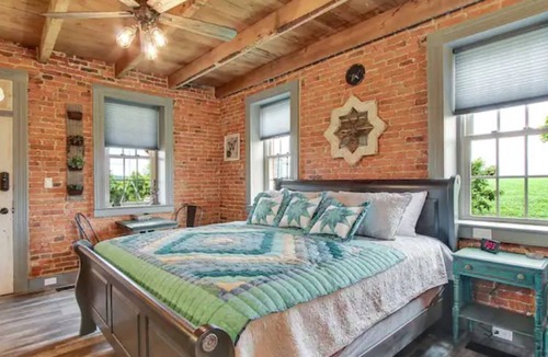 Elizabethtown Apartment | 1893 Suite at Sunnyburn Farm