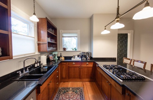 Forest Grove House | 1895 Historic Retreat charming & updated - blocks from downtown