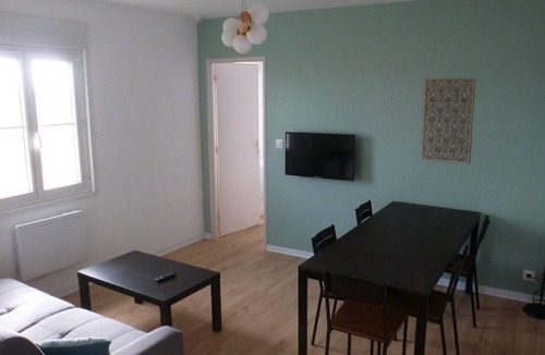 Chasseneuil-du-Poitou Apartment | 18moliereFr 5 pers. sheets, towels & cleaning included