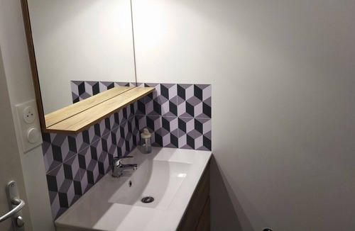 Chasseneuil-du-Poitou Apartment | 18moliereFr 4 pers. sheets, towels & cleaning included