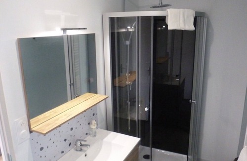 Chasseneuil-du-Poitou Apartment | 18moliereFr 4 pers. sheets, towels & cleaning included