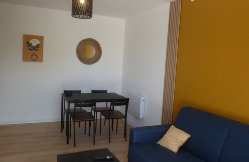 Chasseneuil-du-Poitou Apartment | 18moliereFr 4 pers. sheets, towels & cleaning included